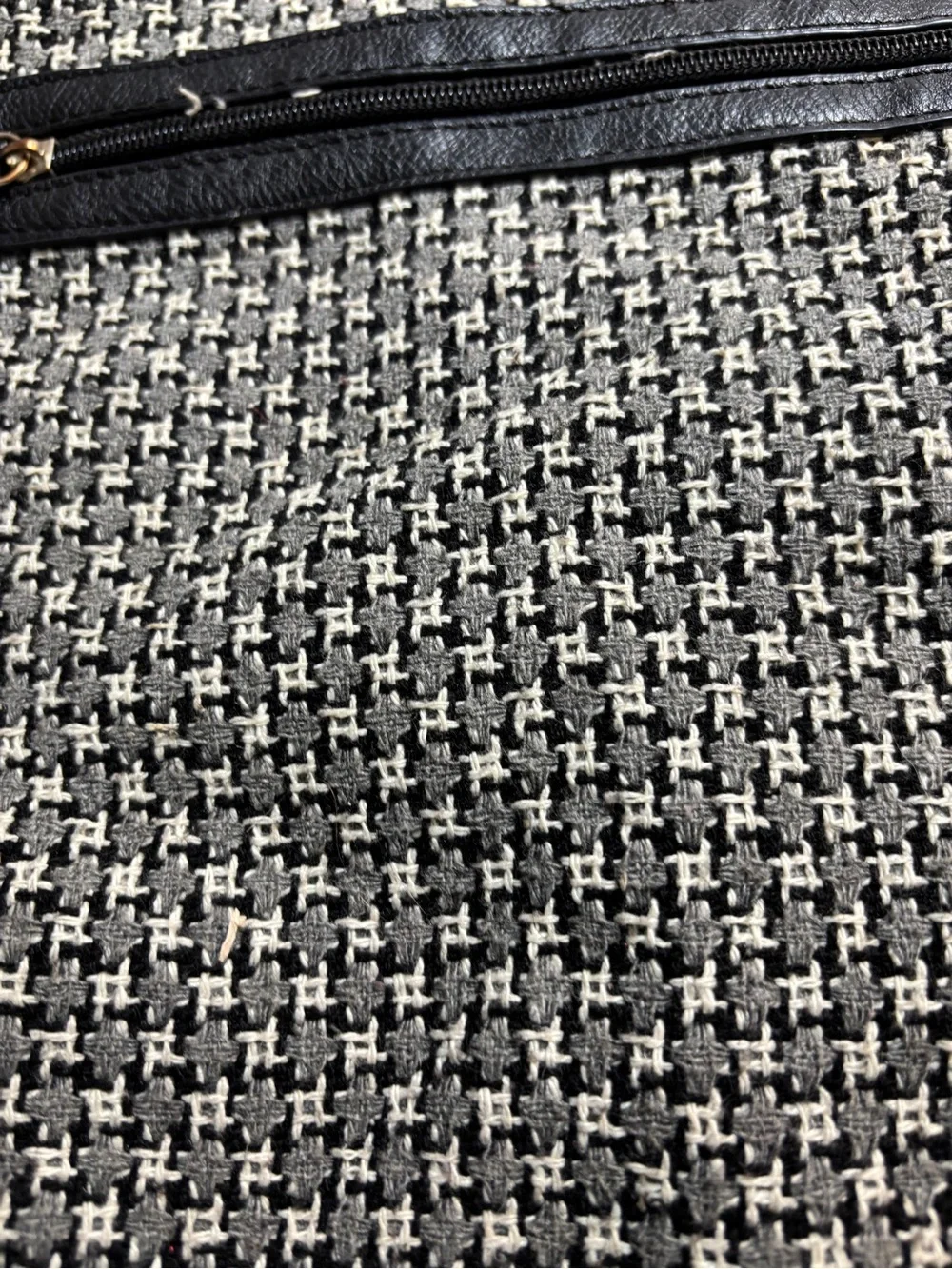 Houndstooth Crossbody Tote Bag in Black & White